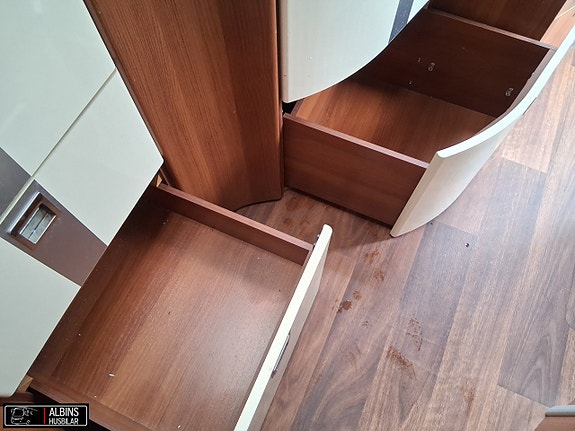 Carthago Chic E-Line I50 Yachting / Hydrauliska stödben / Dragkrok 19 of 21