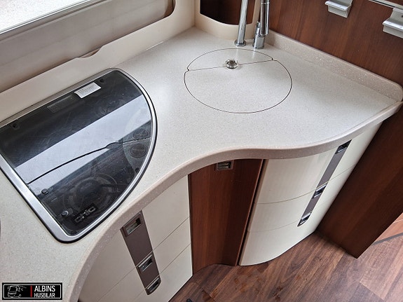 Carthago Chic E-Line I50 Yachting / Hydrauliska stödben / Dragkrok 17 of 21