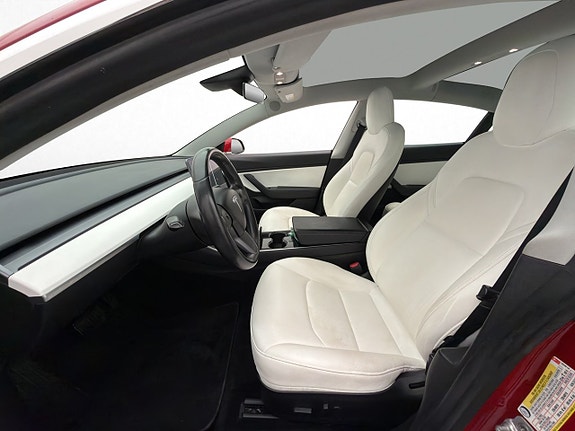 Tesla Model 3 11 of 30