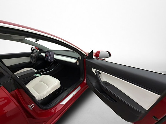 Tesla Model 3 26 of 30