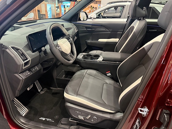 Kia EV5 4 of 14