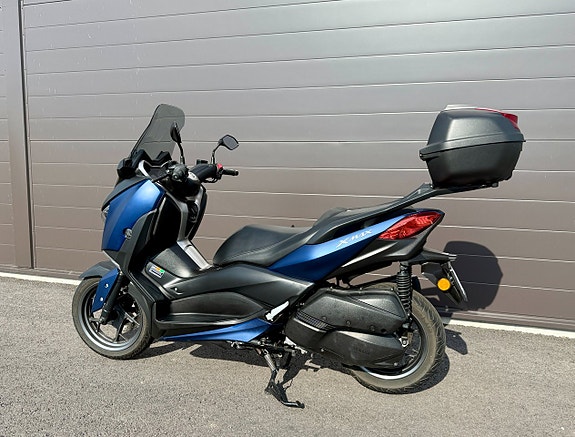 Yamaha X-max 300 14 of 16
