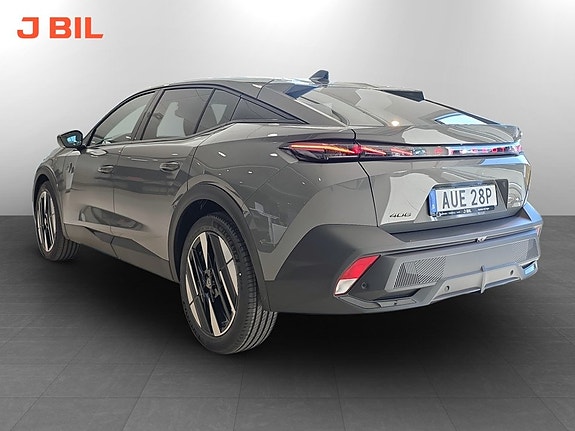 Peugeot 408 2 of 5
