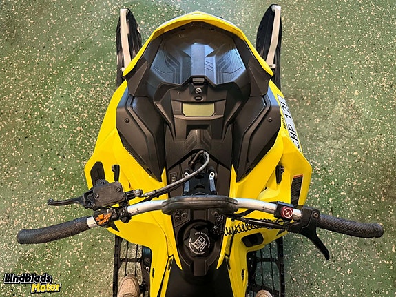 Ski-Doo Summit X 154" 850 E-tec -20 m. SHOT 5 of 5