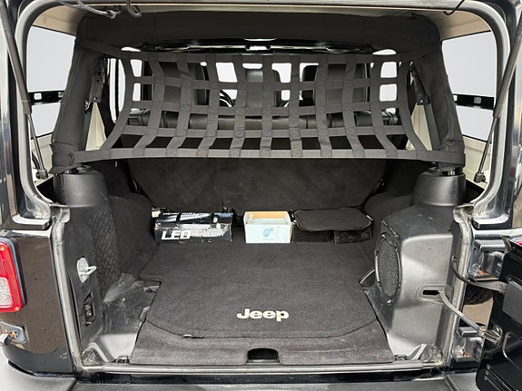 Jeep Wrangler Unlimited 23 of 23