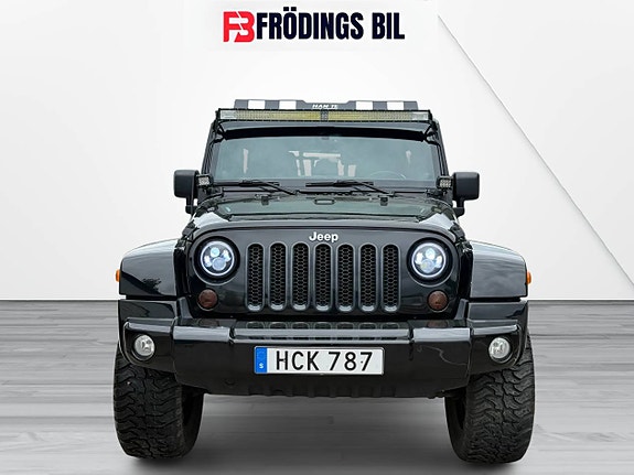 Jeep Wrangler Unlimited 4 of 5