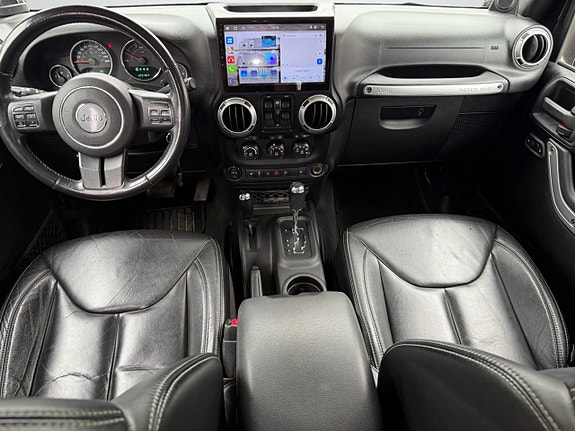 Jeep Wrangler Unlimited 17 of 23