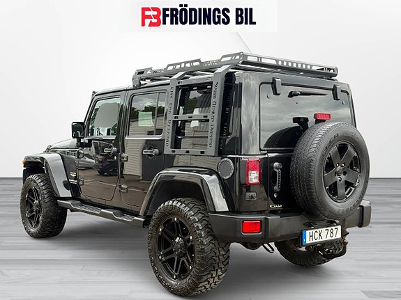 Jeep Wrangler Unlimited 3 of 5