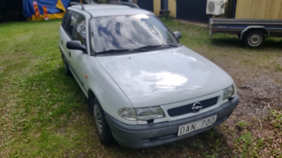 Opel Astra 4 of 5