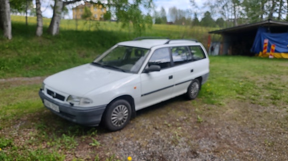 Opel Astra 2 of 5