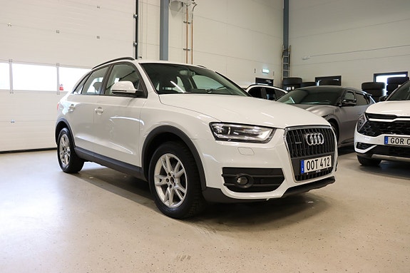 Audi Q3 2 of 25