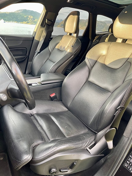 Volvo XC60 5 of 13