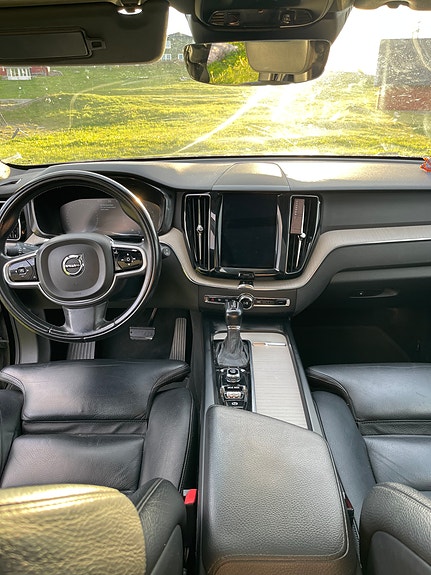 Volvo XC60 8 of 13