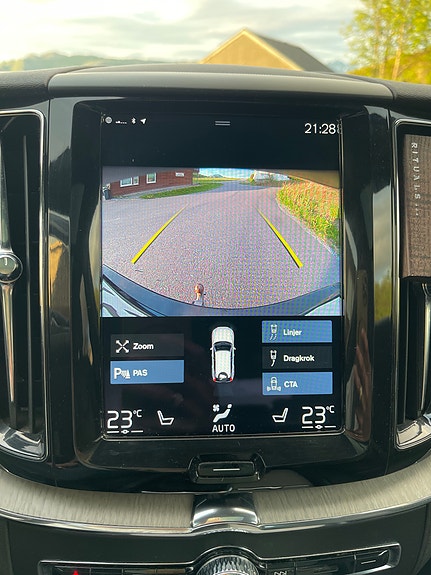 Volvo XC60 11 of 13