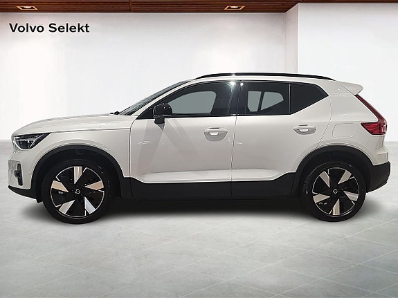 Volvo EX40 3 of 5