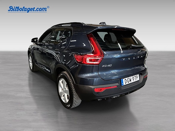 Volvo XC40 8 of 16