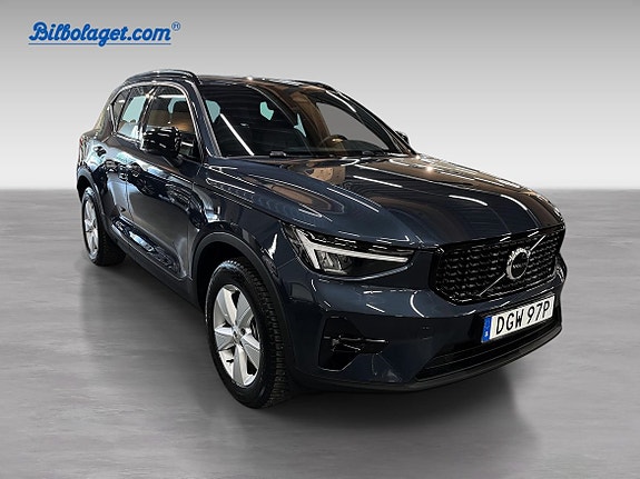 Volvo XC40 4 of 16
