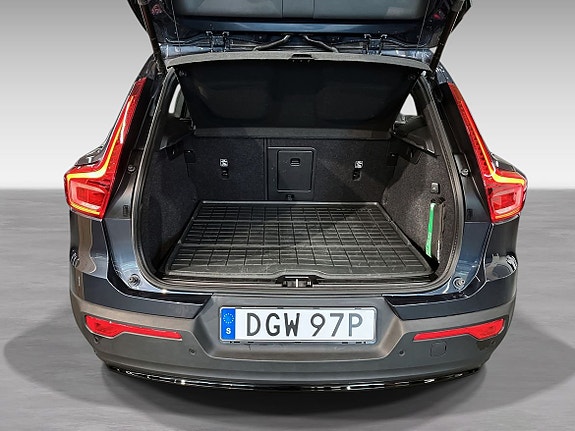Volvo XC40 15 of 16