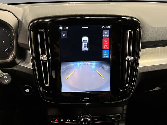 Volvo XC40 14 of 16