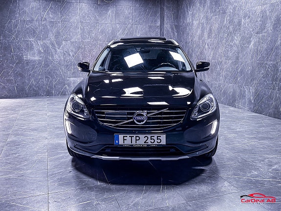 Volvo XC60 2 of 5
