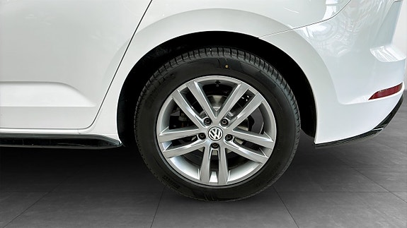 Volkswagen Touran 6 of 16