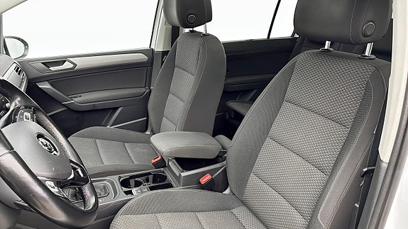 Volkswagen Touran 8 of 16