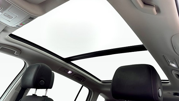 Volkswagen Touran 9 of 16