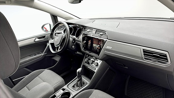 Volkswagen Touran 12 of 16