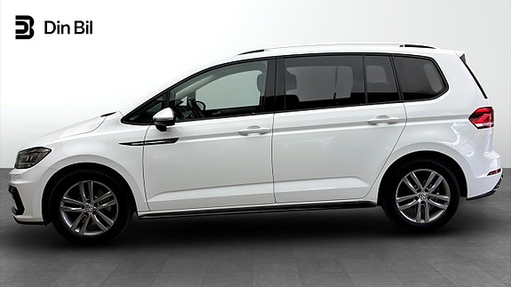 Volkswagen Touran 2 of 5