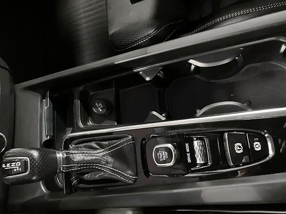 Volvo XC60 10 of 19