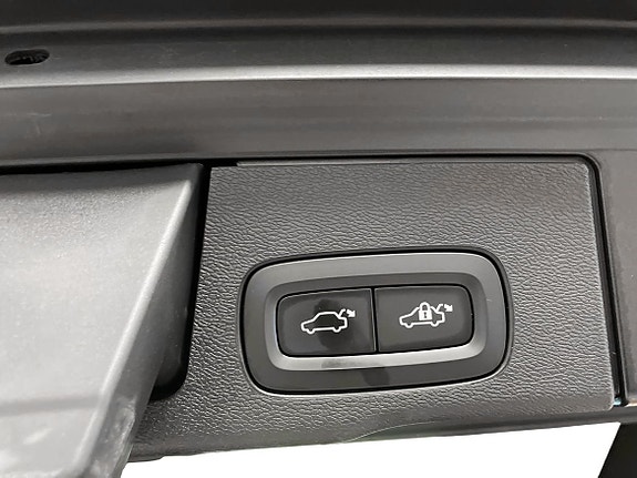 Volvo XC60 17 of 19