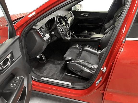 Volvo XC60 6 of 19