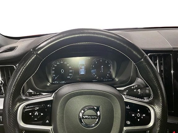 Volvo XC60 8 of 19