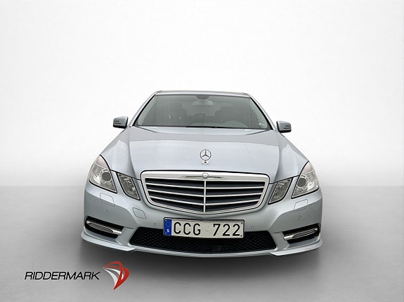 Mercedes-Benz E220 3 of 5