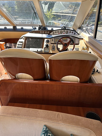 Princess 54 flybridge 5 of 10