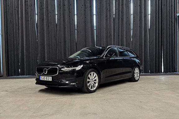Volvo V90 2 of 5