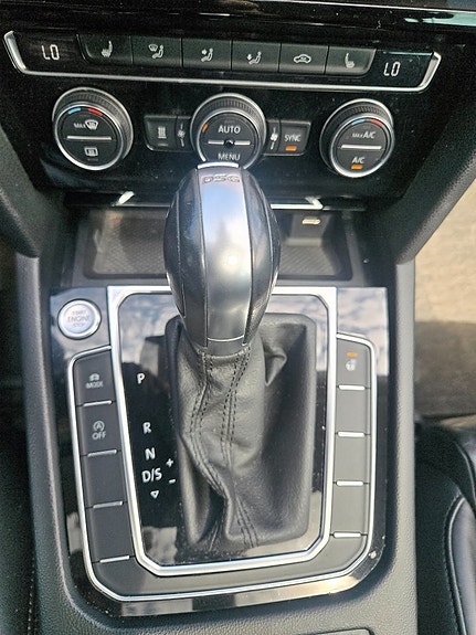 Volkswagen Passat Alltrack 19 of 21