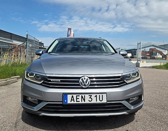 Volkswagen Passat Alltrack 4 of 5