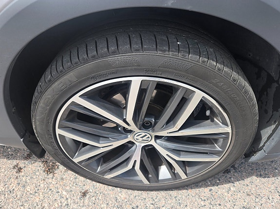 Volkswagen Passat Alltrack 14 of 21