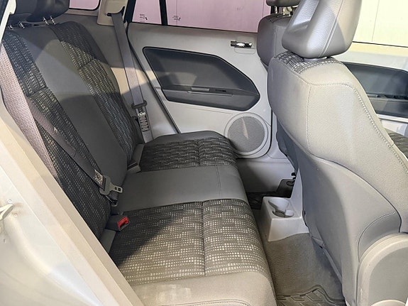 Dodge Caliber 8 of 11