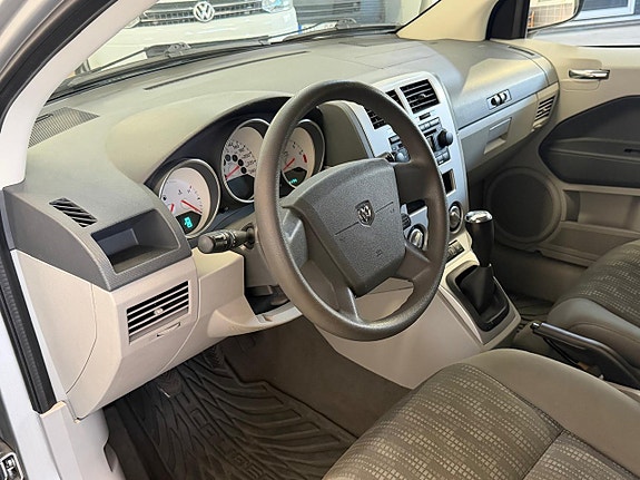 Dodge Caliber 9 of 11
