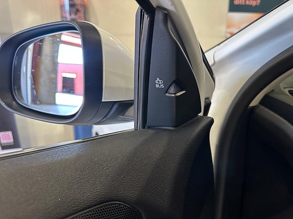 Volvo V40 12 of 20