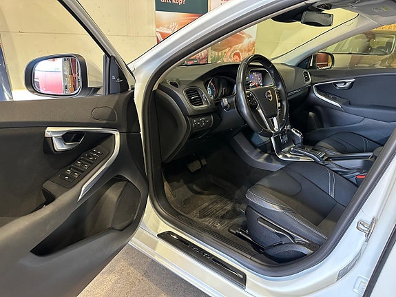 Volvo V40 11 of 20