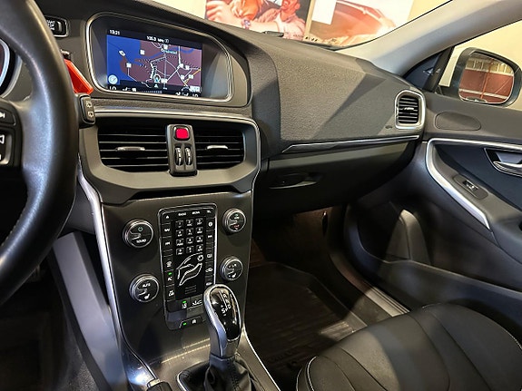 Volvo V40 14 of 20