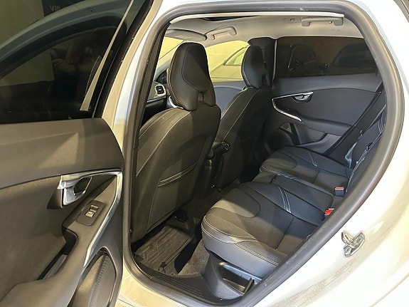 Volvo V40 16 of 20