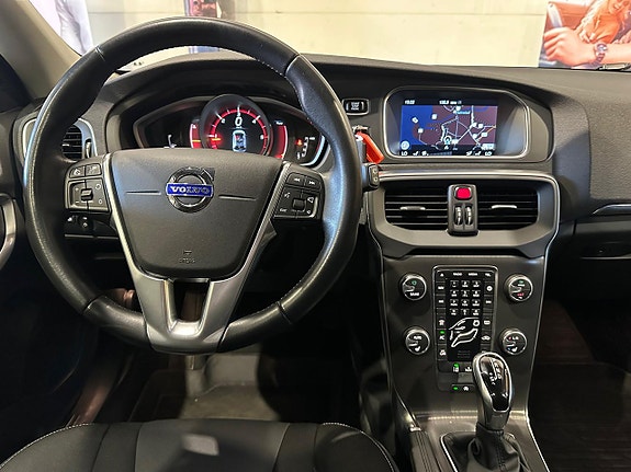 Volvo V40 13 of 20