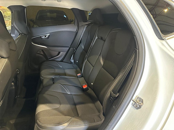 Volvo V40 17 of 20