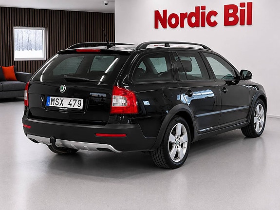 Skoda Octavia Scout 3 of 5
