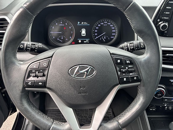 Hyundai Tucson 9 of 11