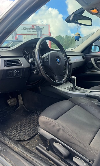 BMW 325i 6 of 8